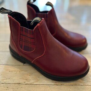 kids red blundstones - Size 2